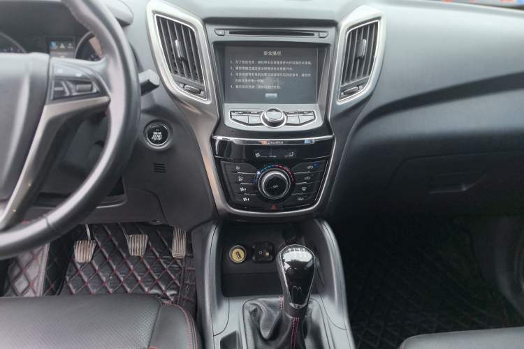 Used CHANGAN CS75 2014 2.0L Manual Leading Version China IV Standard Audio And AC Panel