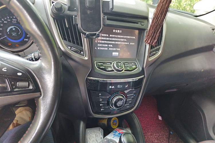 Used CHANGAN CS75 2014 1.8T Automatic Elite Model China IV Standard Audio And AC Panel