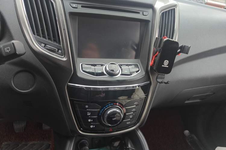 Used CHANGAN CS75 2014 2.0L Manual Luxury Version China V Standard Audio And AC Panel