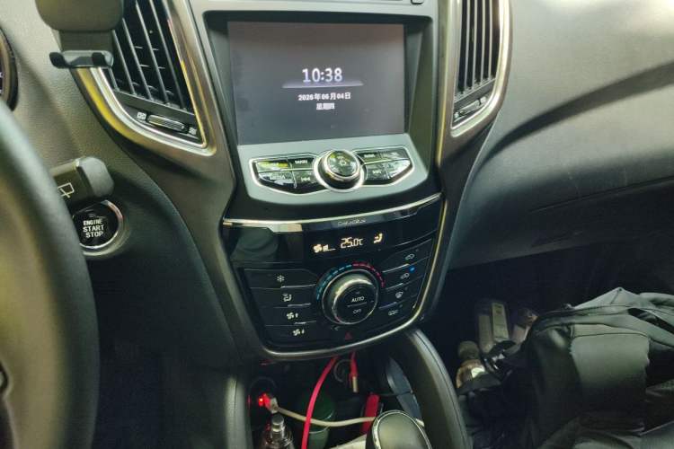 Used CHANGAN CS75 2014 1.8T Automatic Elite Version China V Standard Audio And AC Panel