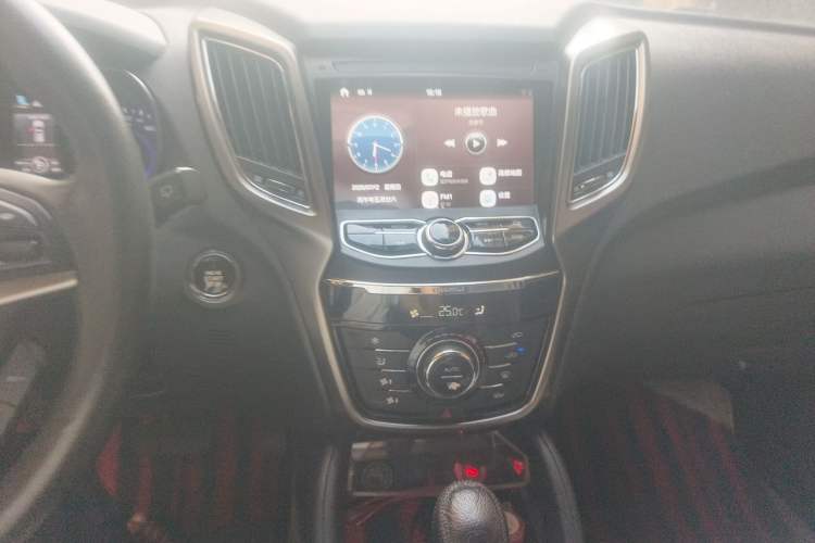 Used CHANGAN CS75 2014 1.8T Automatic Elite Model China IV Standard Audio And AC Panel