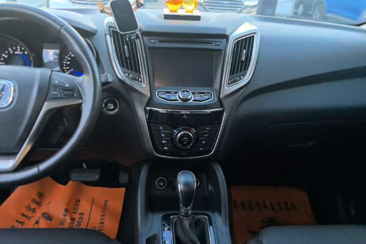 Used CHANGAN CS75 2014 1.8T Automatic Prestige Model China IV Standard Audio And AC Panel