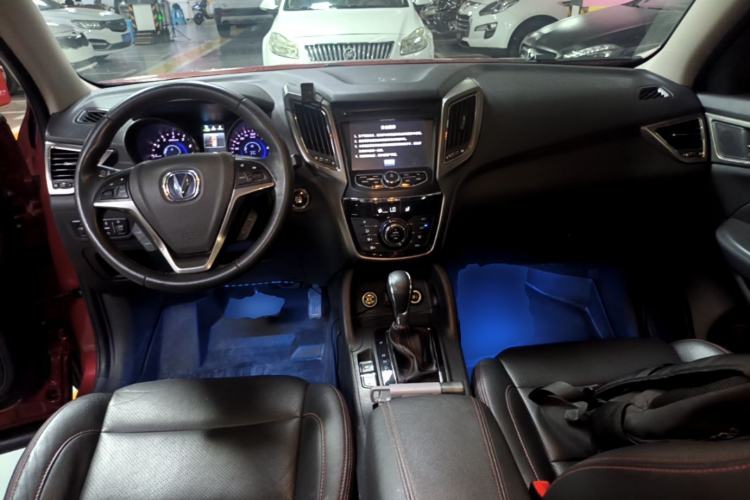 Used CHANGAN CS75 2014 1.8T Automatic Elite Model China IV Standard Center Console