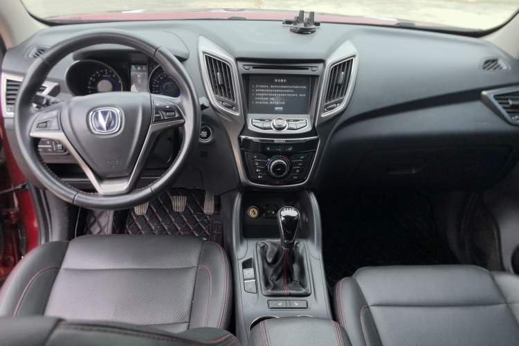 Used CHANGAN CS75 2014 2.0L Manual Leading Version China IV Standard Center Console