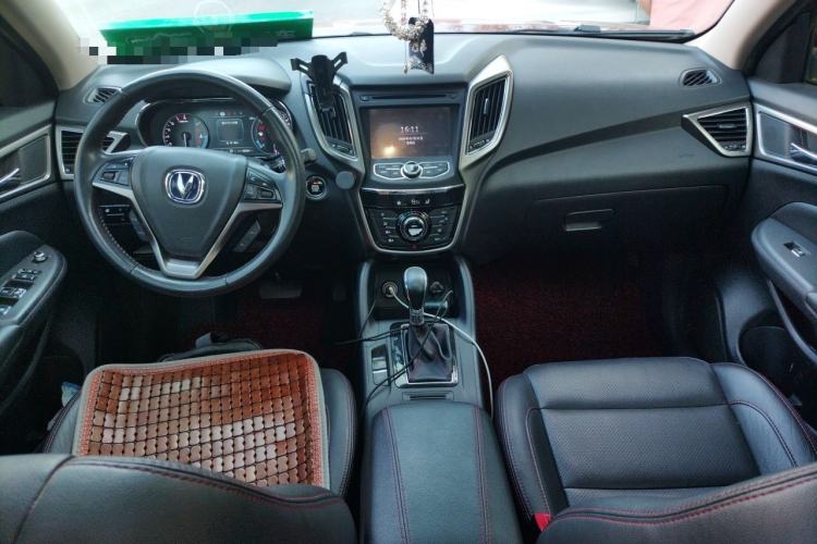 Used CHANGAN CS75 2014 1.8T Automatic Elite Model China IV Standard Center Console