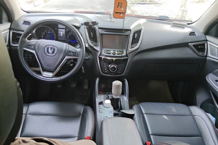 Used CHANGAN CS75 2014 2.0L Manual Luxury Version China V Standard Center Console