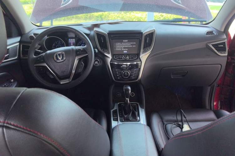 Used CHANGAN CS75 2014 1.8T Automatic Prestige Model China V Standard Center Console