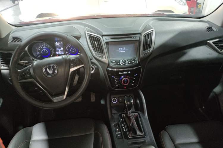 Used CHANGAN CS75 2014 1.8T Automatic Elite Model China IV Standard Center Console