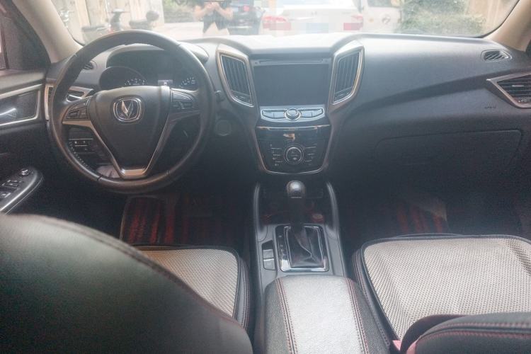 Used CHANGAN CS75 2014 1.8T Automatic Elite Model China IV Standard Center Console