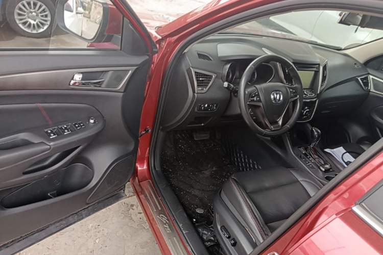 Used CHANGAN CS75 2014 1.8T Automatic Prestige Model China IV Standard Driver Seat