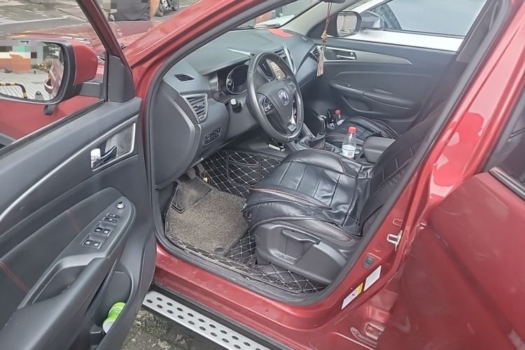 Used CHANGAN CS75 2014 2.0L Manual Luxury Version China IV Standard Driver Seat