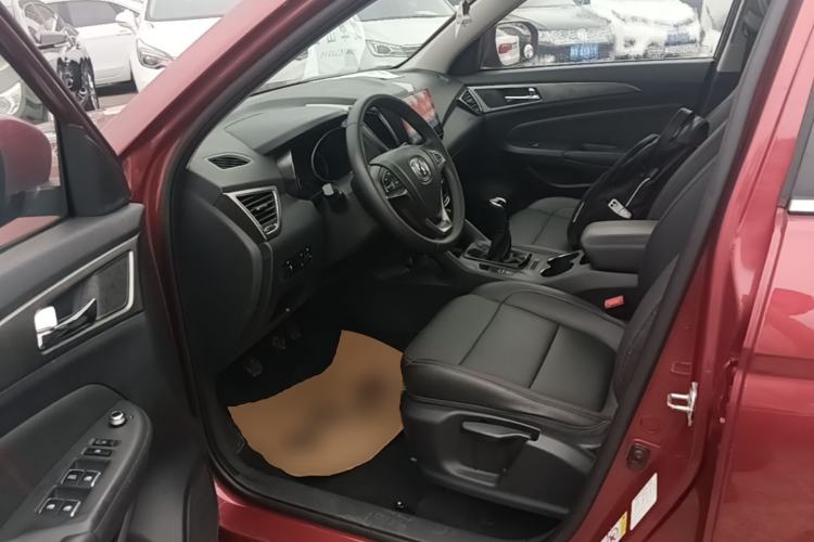 Used CHANGAN CS75 2014 2.0L Manual Luxury Version China IV Standard Driver Seat