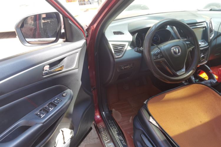 Used CHANGAN CS75 2014 2.0L Manual Luxury Version China IV Standard Driver Seat