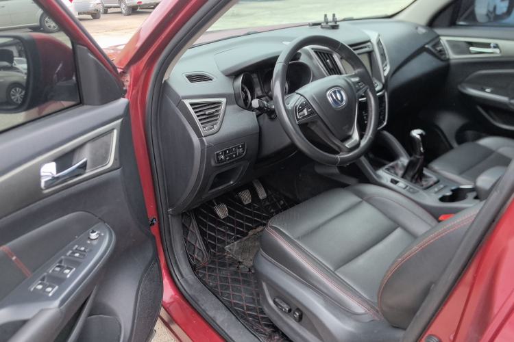 Used CHANGAN CS75 2014 2.0L Manual Leading Version China IV Standard Driver Seat