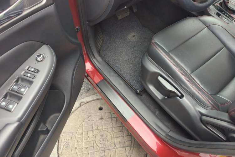 Used CHANGAN CS75 2014 1.8T Automatic Elite Model China IV Standard Driver Seat