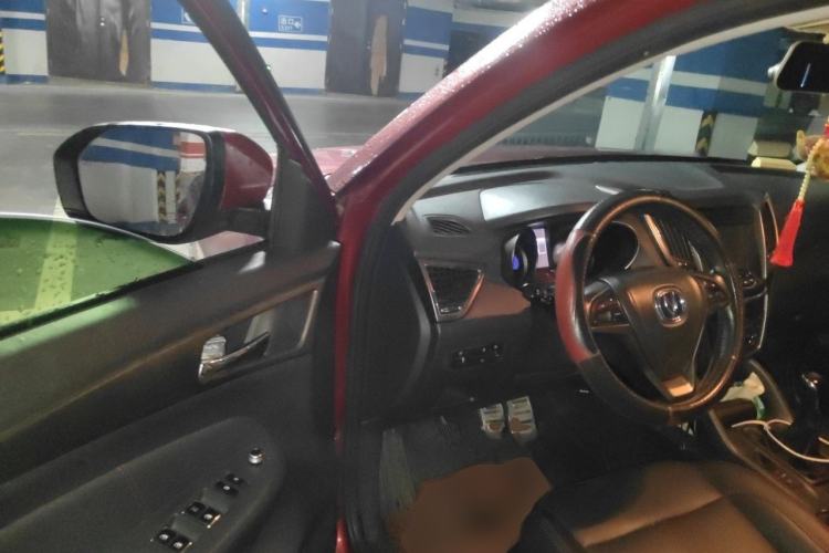 Used CHANGAN CS75 2014 2.0L Manual Luxury Version China IV Standard Driver Seat