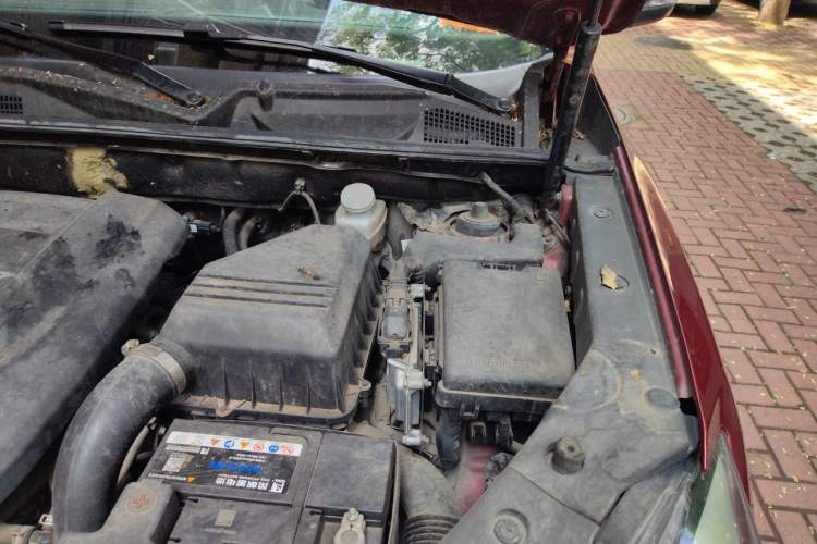 Used CHANGAN CS75 2014 1.8T Automatic Elite Version China V Standard Engine Bay Left