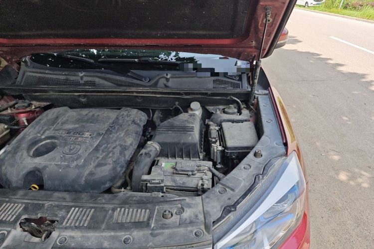 Used CHANGAN CS75 2014 1.8T Automatic Prestige Model China V Standard Engine Bay Left