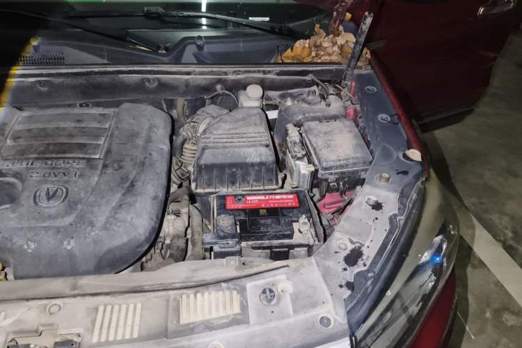 Used CHANGAN CS75 2014 2.0L Manual Luxury Version China IV Standard Engine Bay Left