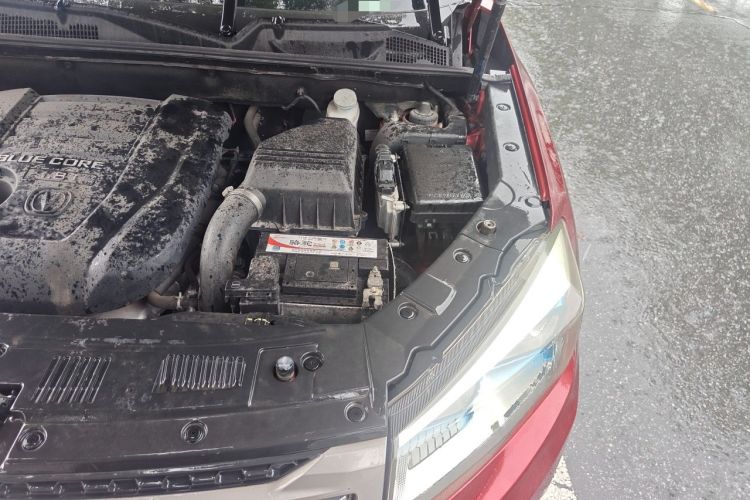 Used CHANGAN CS75 2014 1.8T Automatic Elite Version China V Standard Engine Bay Left