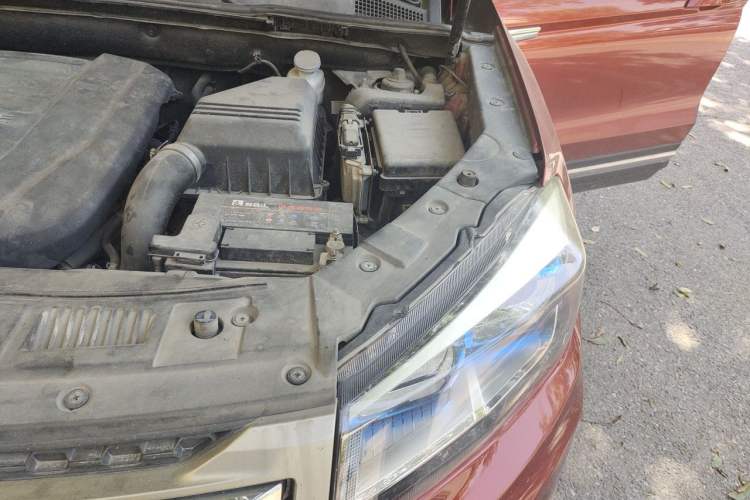 Used CHANGAN CS75 2014 1.8T Automatic Elite Model China IV Standard Engine Bay Left