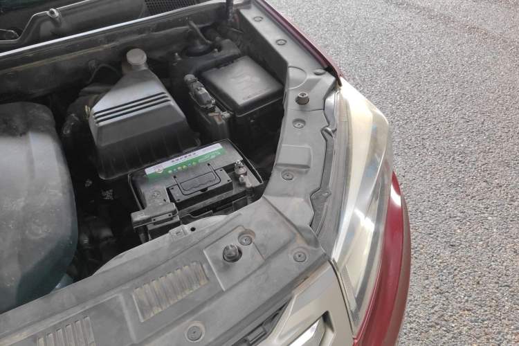 Used CHANGAN CS75 2014 2.0L Manual Luxury Version China IV Standard Engine Bay Left