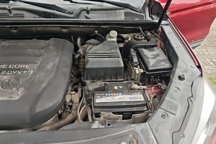 Used CHANGAN CS75 2014 2.0L Manual Luxury Version China IV Standard Engine Bay Left