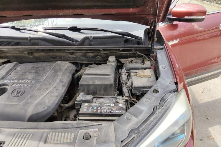 Used CHANGAN CS75 2014 2.0L Manual Leading Version China IV Standard Engine Bay Left