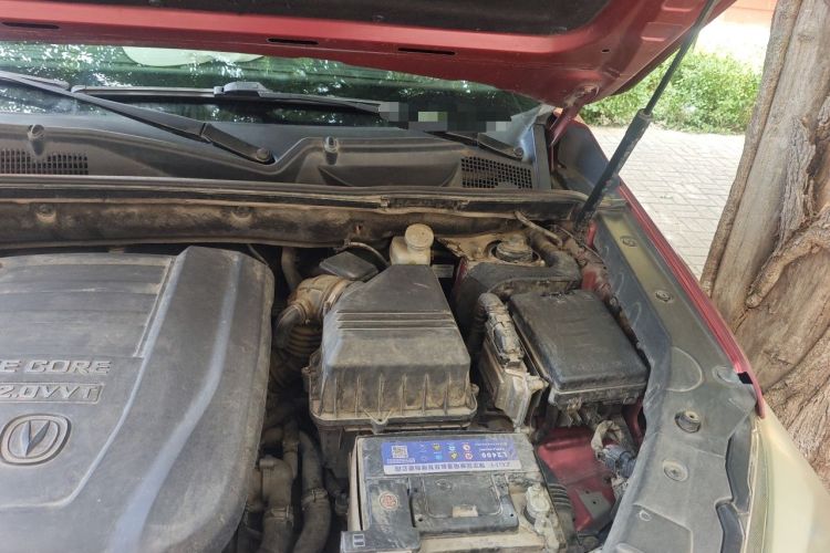 Used CHANGAN CS75 2014 2.0L Manual Luxury Version China IV Standard Engine Bay Left