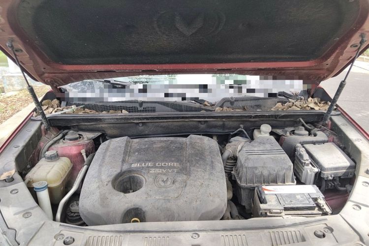 Used CHANGAN CS75 2014 2.0L Manual Luxury Version China IV Standard Engine Bay