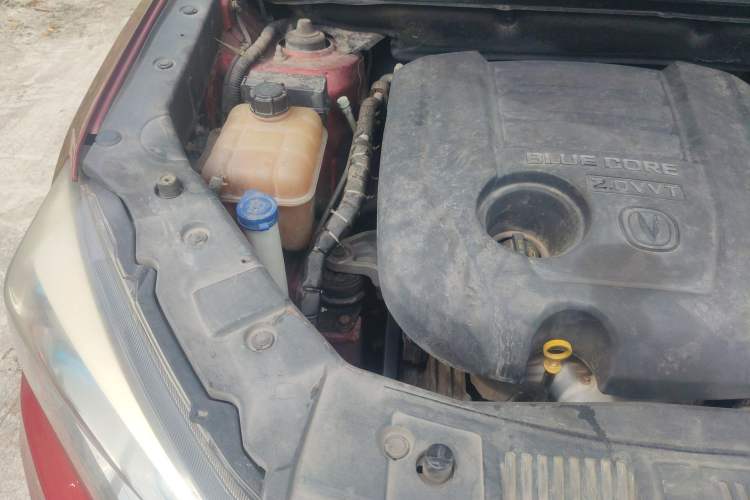 Used CHANGAN CS75 2014 2.0L Manual Leading Version China IV Standard Engine Bay Right
