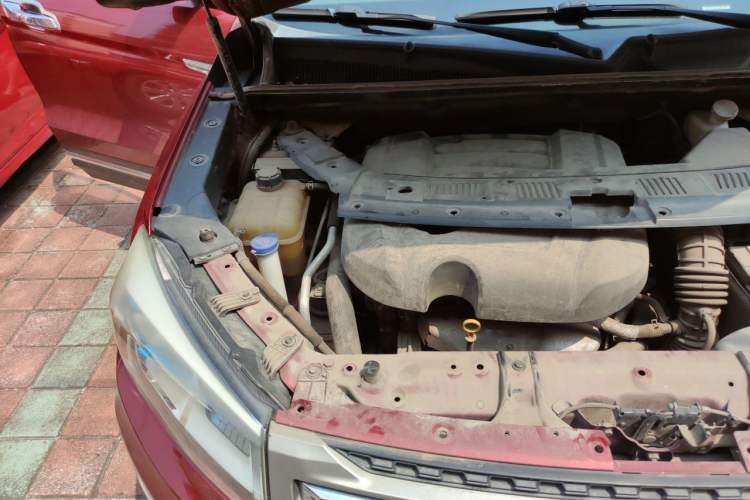 Used CHANGAN CS75 2014 1.8T Automatic Elite Version China V Standard Engine Bay Right