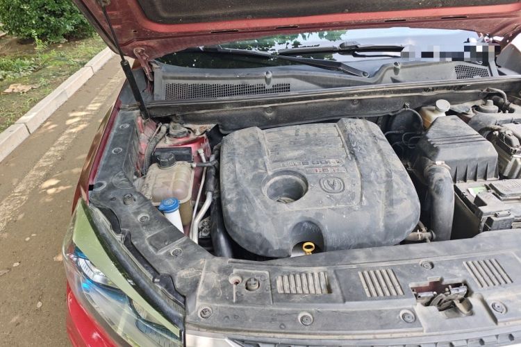 Used CHANGAN CS75 2014 1.8T Automatic Prestige Model China V Standard Engine Bay Right