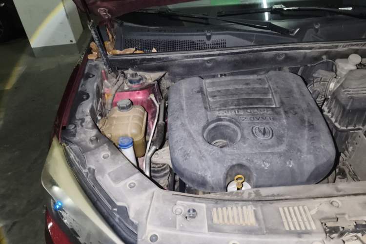 Used CHANGAN CS75 2014 2.0L Manual Luxury Version China IV Standard Engine Bay Right