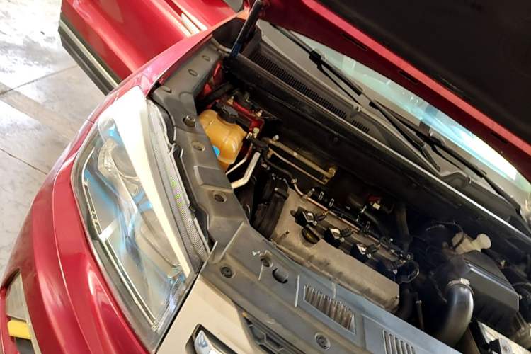 Used CHANGAN CS75 2014 1.8T Automatic Elite Model China IV Standard Engine Bay Right