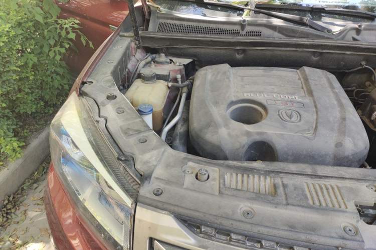 Used CHANGAN CS75 2014 1.8T Automatic Elite Model China IV Standard Engine Bay Right