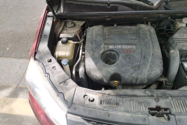 Used CHANGAN CS75 2014 1.8T Automatic Elite Model China IV Standard Engine Bay Right