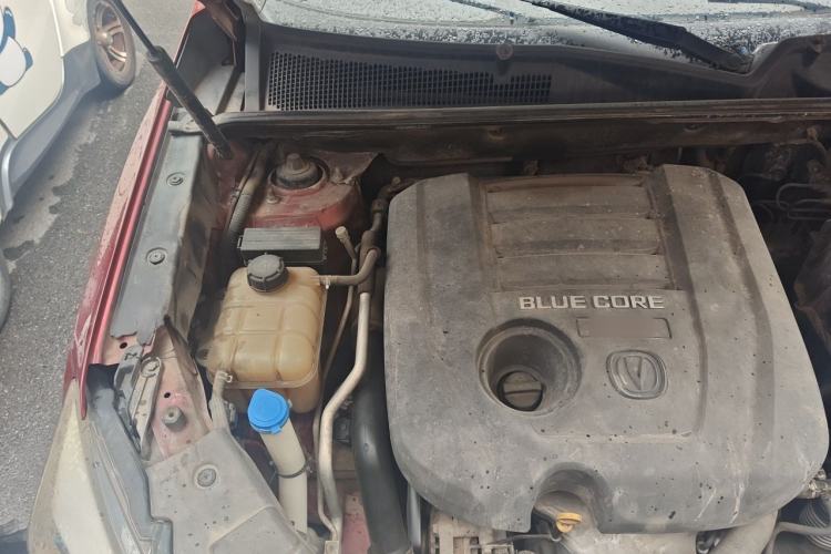 Used CHANGAN CS75 2014 1.8T Automatic Elite Model China IV Standard Engine Bay Right