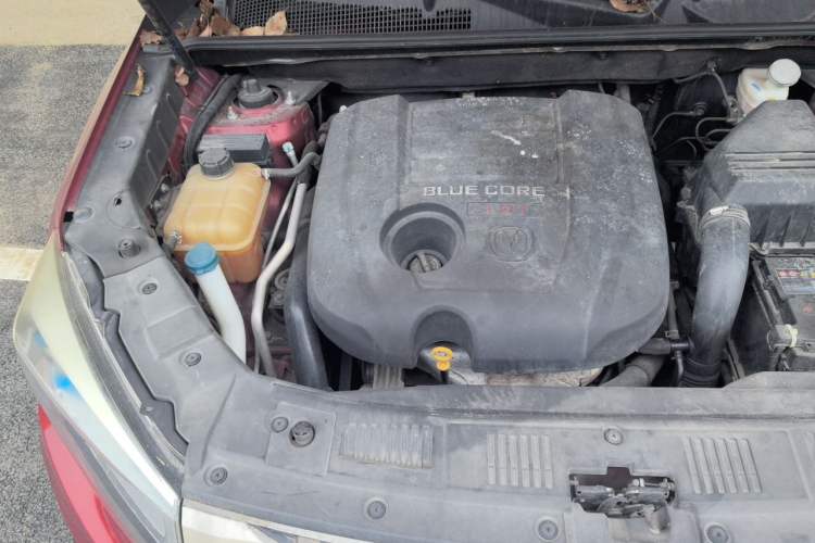 Used CHANGAN CS75 2014 1.8T Automatic Prestige Model China V Standard Engine Bay Right