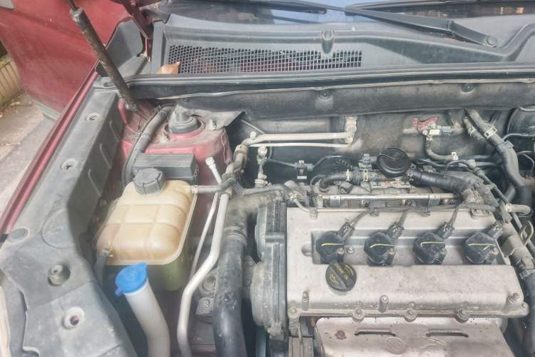 Used CHANGAN CS75 2014 1.8T Automatic Elite Model China IV Standard Engine Bay Right