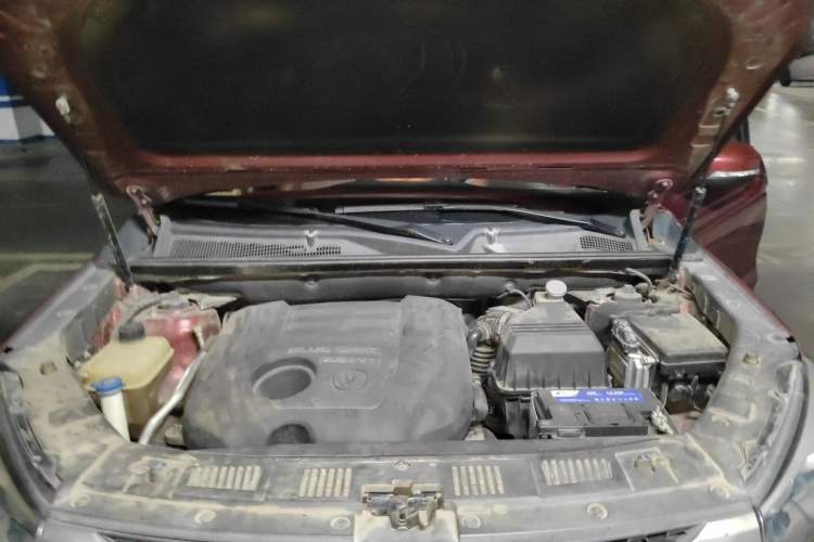 Used CHANGAN CS75 2014 2.0L Manual Luxury Version China IV Standard Engine Bay