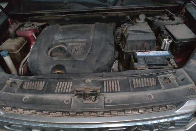 Used CHANGAN CS75 2014 2.0L Manual Luxury Version China IV Standard Engine Bay