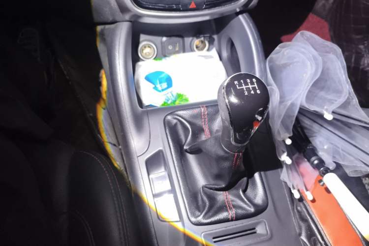 Used CHANGAN CS75 2014 2.0L Manual Luxury Version China IV Standard Gear Lever