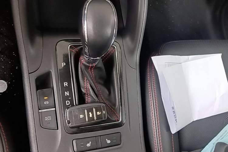 Used CHANGAN CS75 2014 1.8T Automatic Prestige Model China IV Standard Gear Lever