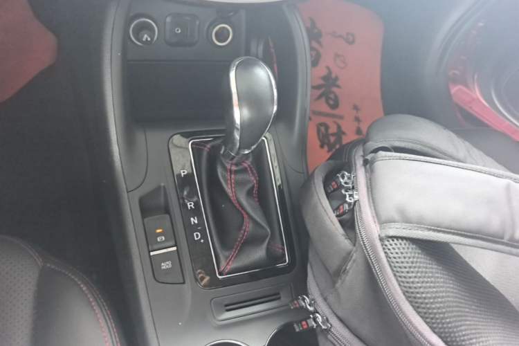 Used CHANGAN CS75 2014 1.8T Automatic Elite Model China IV Standard Gear Lever