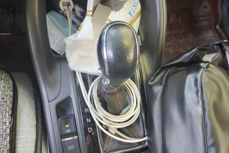 Used CHANGAN CS75 2014 1.8T Automatic Elite Model China IV Standard Gear Lever