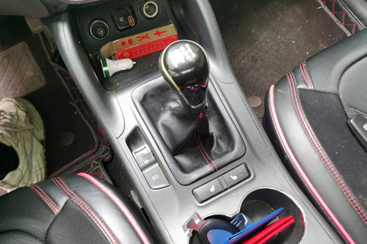 Used CHANGAN CS75 2014 2.0L Manual Leading Version China IV Standard Gear Lever