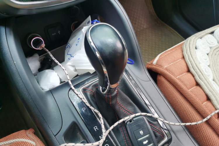 Used CHANGAN CS75 2014 1.8T Automatic Elite Model China IV Standard Gear Lever