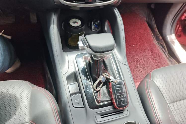 Used CHANGAN CS75 2014 1.8T Automatic Elite Version China V Standard Gear Lever