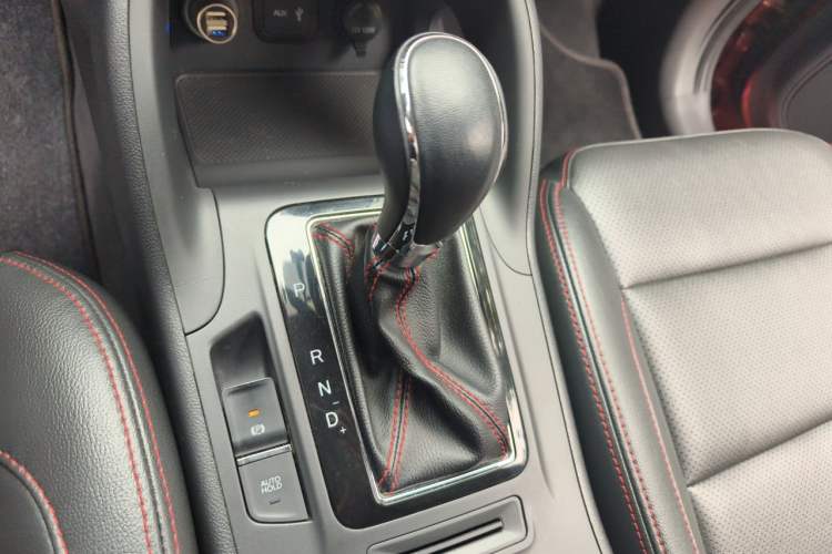 Used CHANGAN CS75 2014 1.8T Automatic Elite Model China IV Standard Gear Lever
